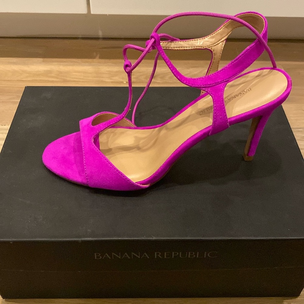 Banana Republic pink high heels